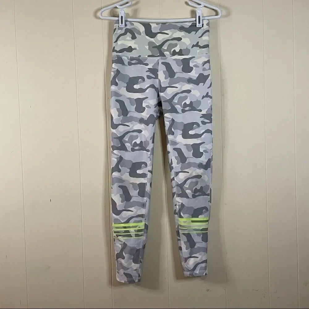 Ellie Gray Camoflauge Athletic Leggings Size M